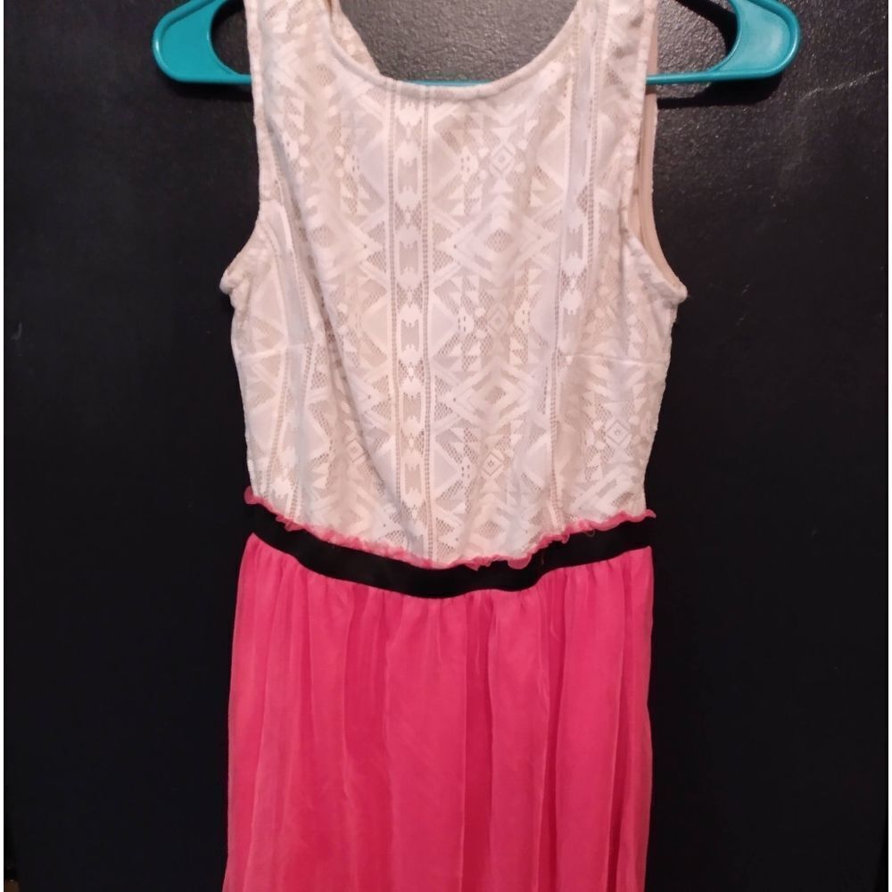 🤠Speechless Sleeveless Dress Size 9 and 7